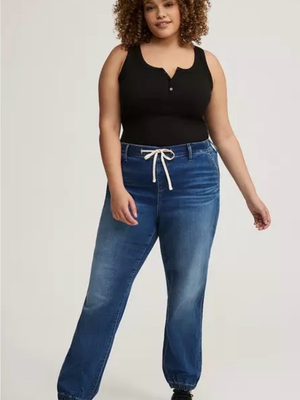 NWOT TORRID Women’s Blue Jogger Jeans - Classic Mid Wash